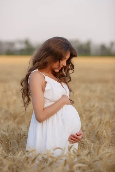 Mujer Embarazada Campo Trigo — Foto de Stock