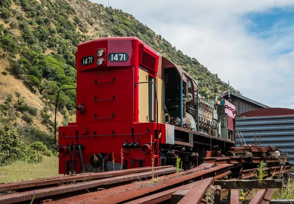Ремонт дизельных локомотивов — стоковое фото