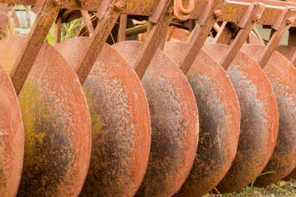 Die rostigen Scheiben — Stockfoto