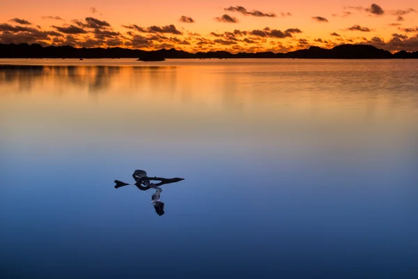 Cruz de salvação de água plana — Fotografia de Stock