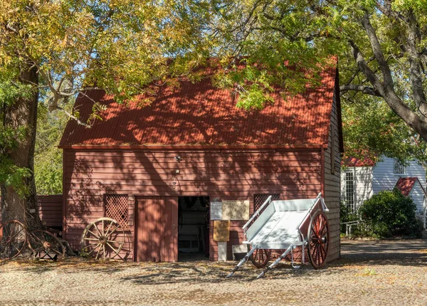 Farm Shed Some Large Trees White Cart — Stock fotografie