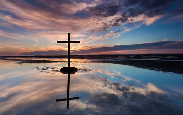 Nízké slunce kříž vody — Stock fotografie