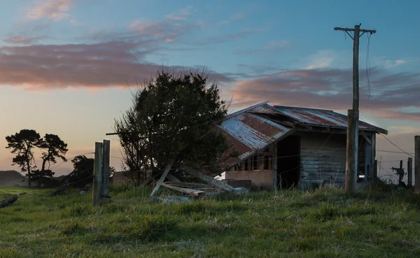 Le vieux hangar de ferme — Photo