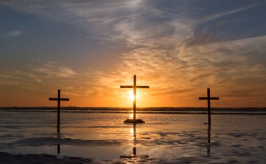 Üç suları günbatımı çapraz.