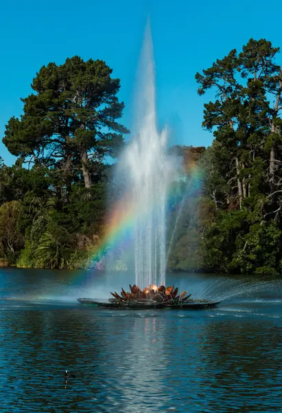 Fontaine arc-en-ciel — Photo