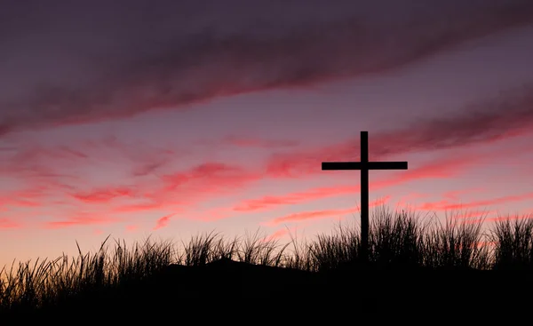 Rudá obloha Dawn kříž — Stock fotografie