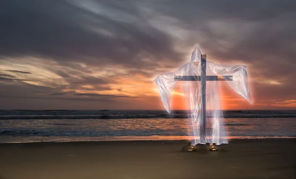 Спасение крестом — стоковое фото