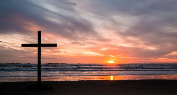 Ljusa Sunset Cross — Stockfoto