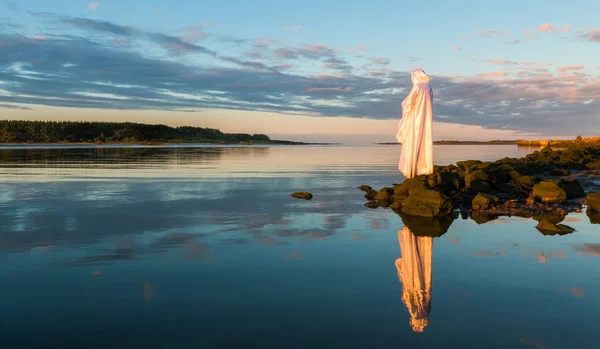 Jesus durch stille Gewässer — Stockfoto