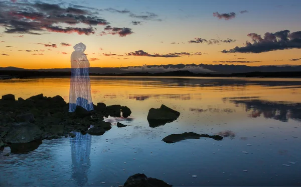 Aguas del amanecer del río Jesús —  Fotos de Stock