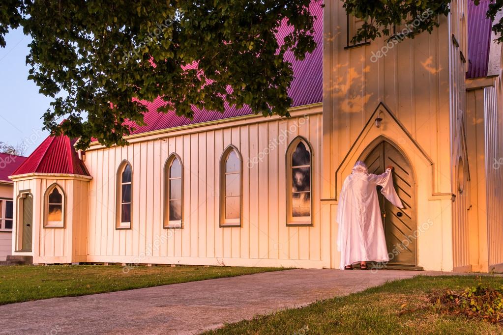 Pmages Pic Of Jesus Knocking On Door Jesus Christ Door Knocking