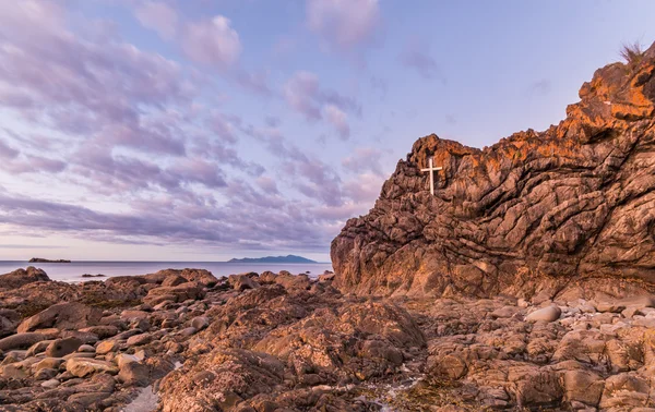 Croce di roccia lavica — Foto Stock