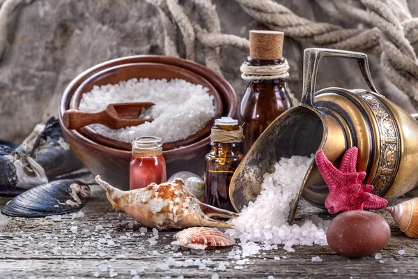Essential oils and bath salt — Stock Photo, Image