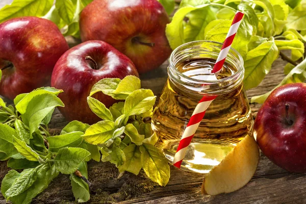 Fresh apple juice — Stock Photo, Image