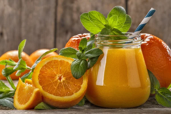 Färsk apelsinjuice — Stockfoto