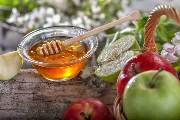 Honey and apples — Stock Photo, Image