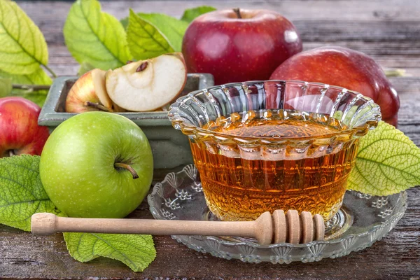 Apples and honey — Stock Photo, Image