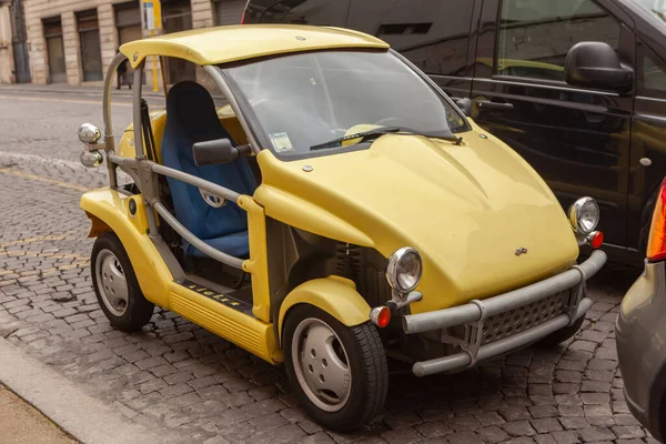 Roma Italia Enero 2012 Mini Coche Amarillo Ligier Two Atv —  Fotos de Stock