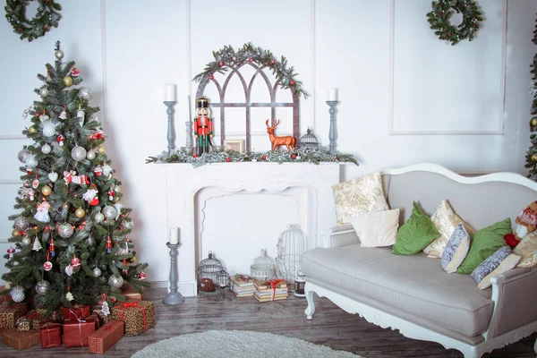 Noel dekorasyonu ile iç stüdyo