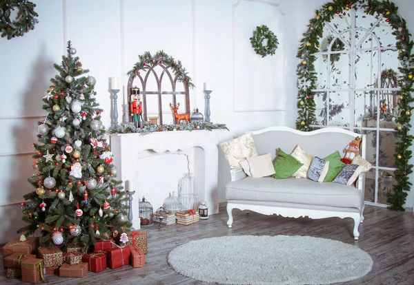 Estúdio interior com decoração de Natal — Fotografia de Stock