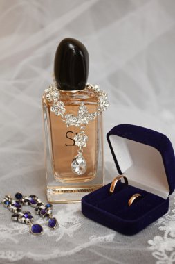 Evlilik yüzükleri.