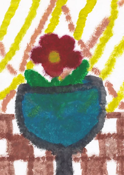 Pequena flor no vaso sobre a mesa com pano xadrez (orig — Fotografia de Stock