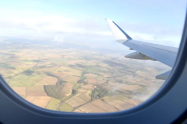 Vista Alta Janela Avião Paisagem Terras Agrícolas Coloridas Com Verde — Fotografia de Stock