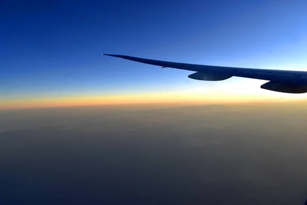 Silhouette Airplan Wing Twilight Sky Beautiful Light Dramatic Sunset Romantic — стоковое фото