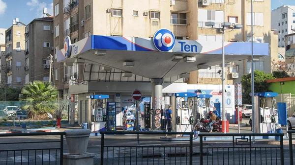 Tien benzine station — Stockfoto