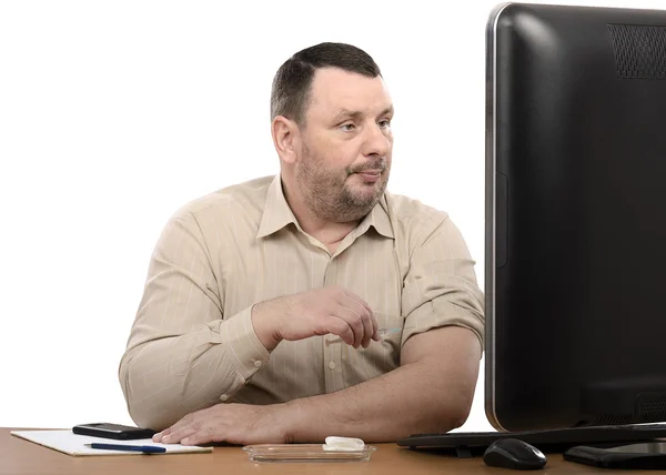 Fifty years old man learns how to give an intramuscular injection — Stock Photo, Image