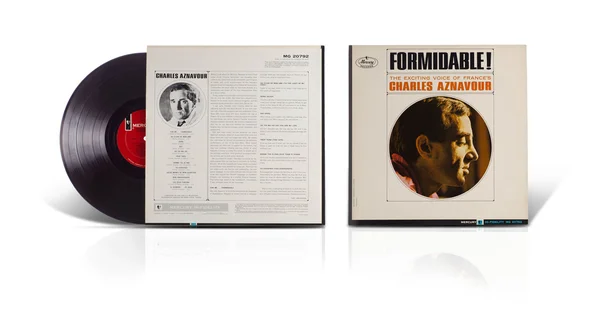 Old vinyl disc Formidable! Charles Aznavour — Stock Photo, Image