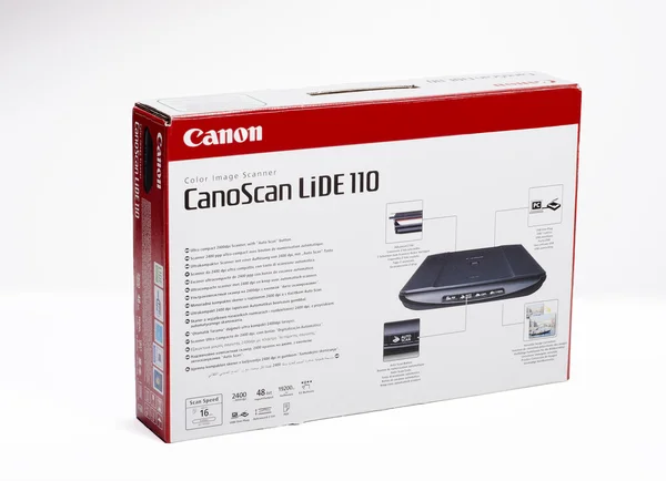 Картонная коробка CanoScan Lide 110 — стоковое фото