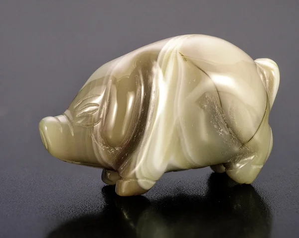 ブルー レース瑪瑙豚を彫刻 — ストック写真