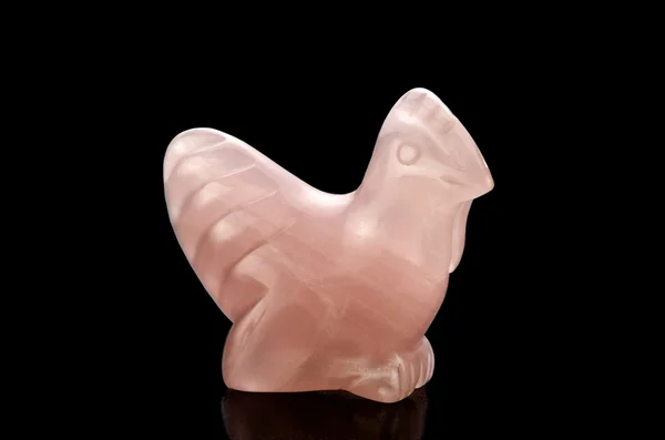 Cuarzo rosa gallo tallado —  Fotos de Stock