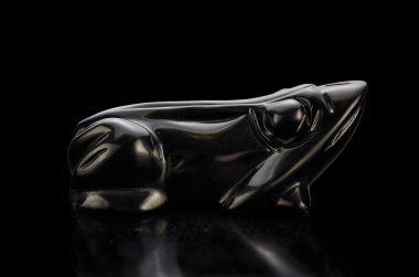 Black agate carved frog clipart