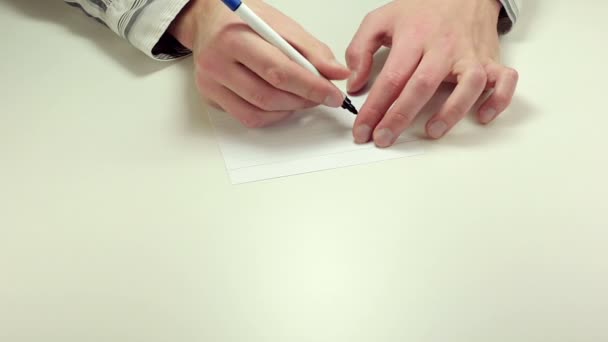 Écriture folle sur papier de note 