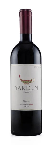 Rode wijn Yarden Merlot 2010 — Stockfoto