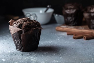 Çıtır çıtır çikolatalı kekler. Seçici odaklanma. Boşluğu kopyala.