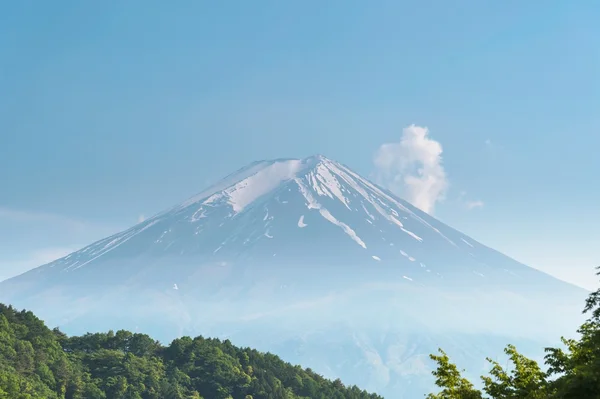 Zoom sulle montagne Fuji in cima — Foto Stock