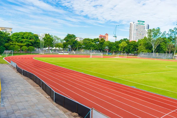 Futbol Sahası Spor Arka Plan Ile Koşu Parkuru — Stok fotoğraf