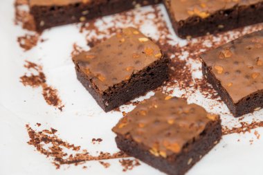 Çikolatalı brownie seçici odak, ev yapımı ekmek
