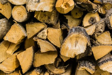 Kuru odun fırını Çıra için bir yığın yığını