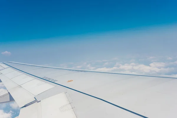 バック グラウンド旅行 飛行機の窓からの眺め — ストック写真