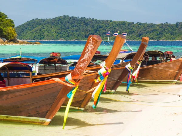 Traditionelle Langschwanzholzboote Lipe Island Auf Der Betäubungsprovinz Thailand — Stockfoto