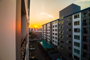 Bangkok merkezinde gün batımı ile kat mülkiyeti Emlak