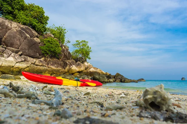 Красочные Кьяк Лодка Пляже Острове Таиланд — стоковое фото