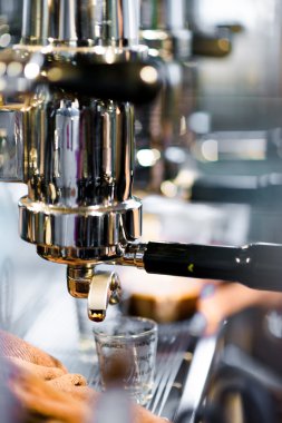 Kahve makinesi kapat.