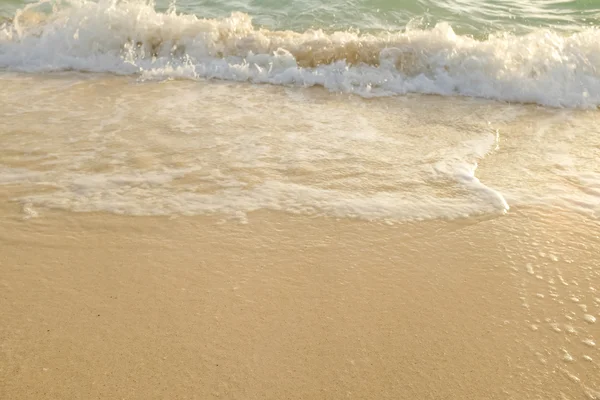 Douce Vague Océan Bleu Sur Une Plage Sable Fin Contexte — Photo