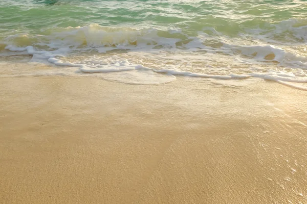 Sanden Stranden Med Havet Wave Mysiga Bakgrund — Stockfoto