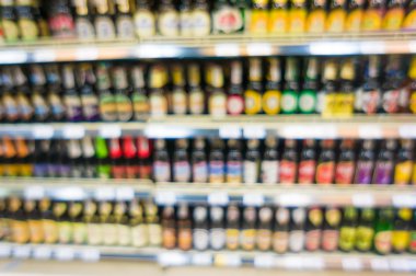 Bulanık bokeh arka plan deposuyla süpermarket